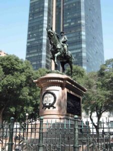 Estátua General Osório