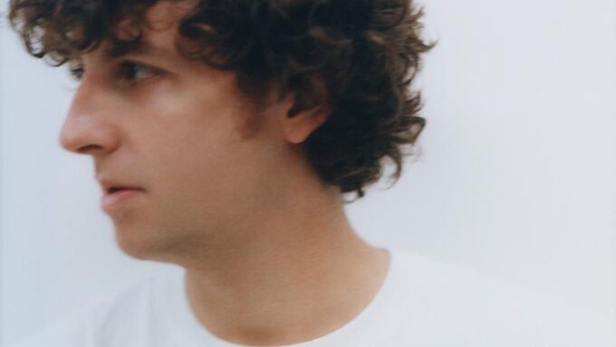 Jamie xx colabora com Kelsey Lu, Panda Bear e John Glacier no novo single “Dafodil”