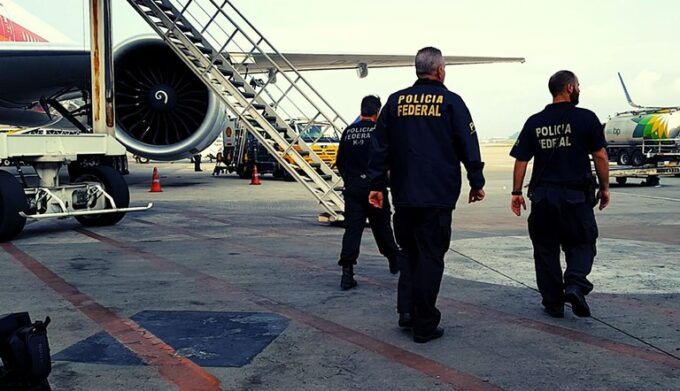 PF prende mulher com 3,2 kg de cocaína no Aeroporto do Galeão