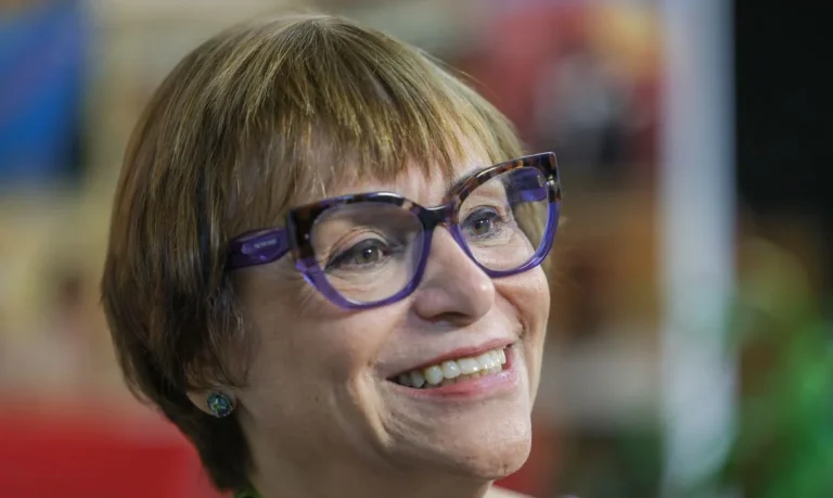 Exposição no Senado homenageia mulheres na redemocratização do país